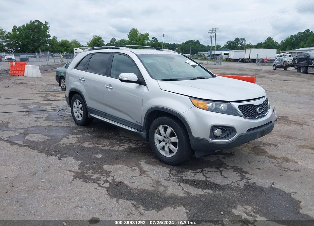 2013 KIA SORENTO LX VIN: 5XYKTCA60DG326854