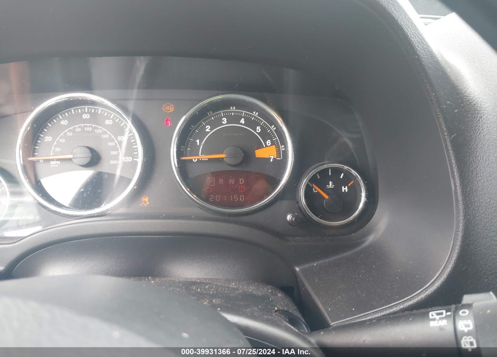 2014 JEEP COMPASS LATITUDE VIN: 1C4NJCEA5ED624205