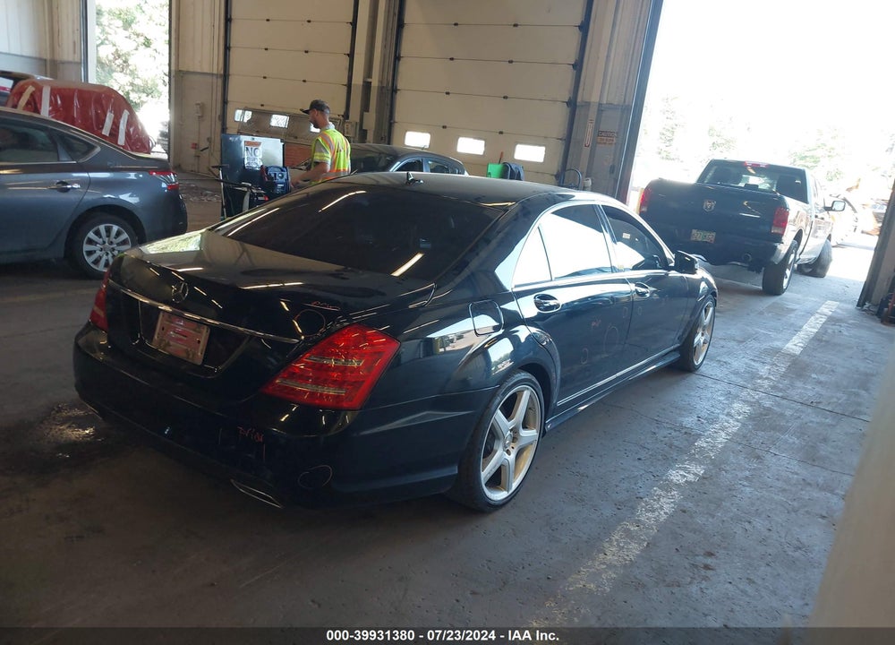2011 MERCEDES-BENZ S 550 4MATIC VIN: WDDNG8GB1BA403530