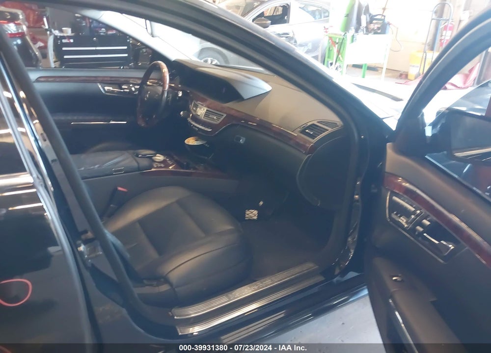 2011 MERCEDES-BENZ S 550 4MATIC VIN: WDDNG8GB1BA403530