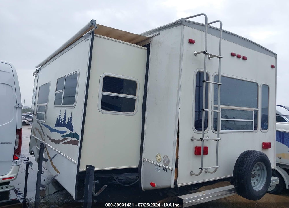 2005 FOREST RIVER WILDCAT VIN: 4X4FWCZ225V010631