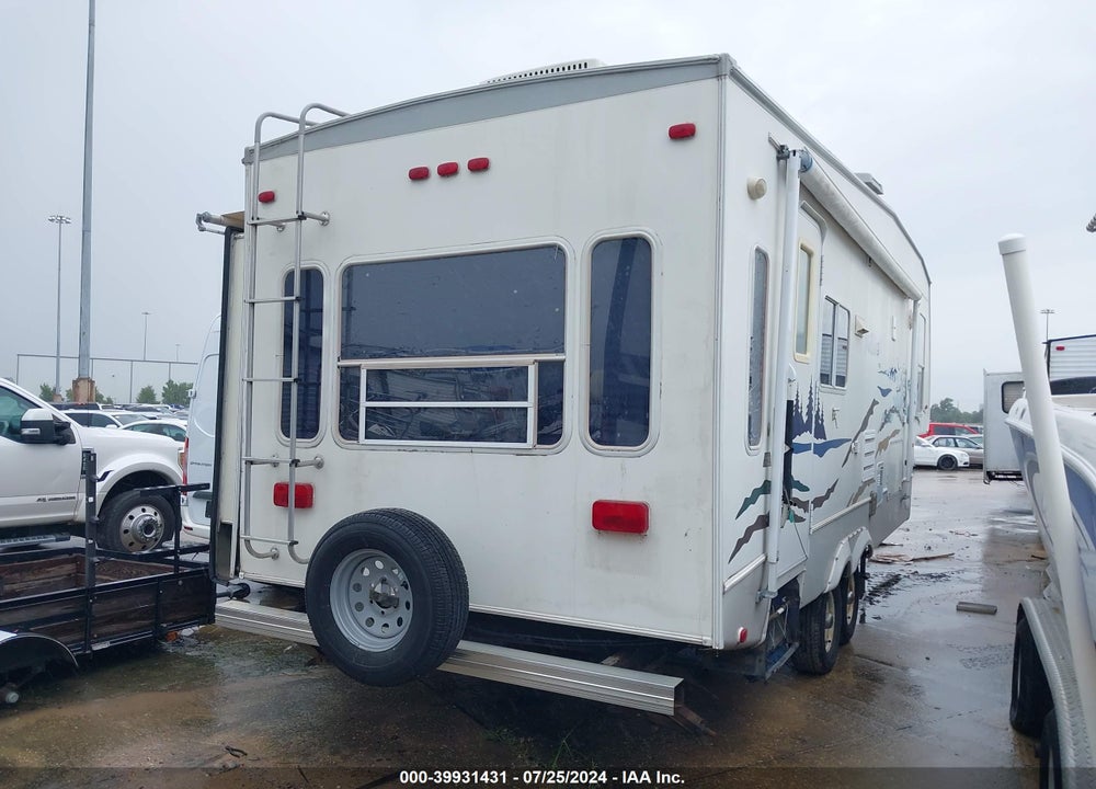 2005 FOREST RIVER WILDCAT VIN: 4X4FWCZ225V010631