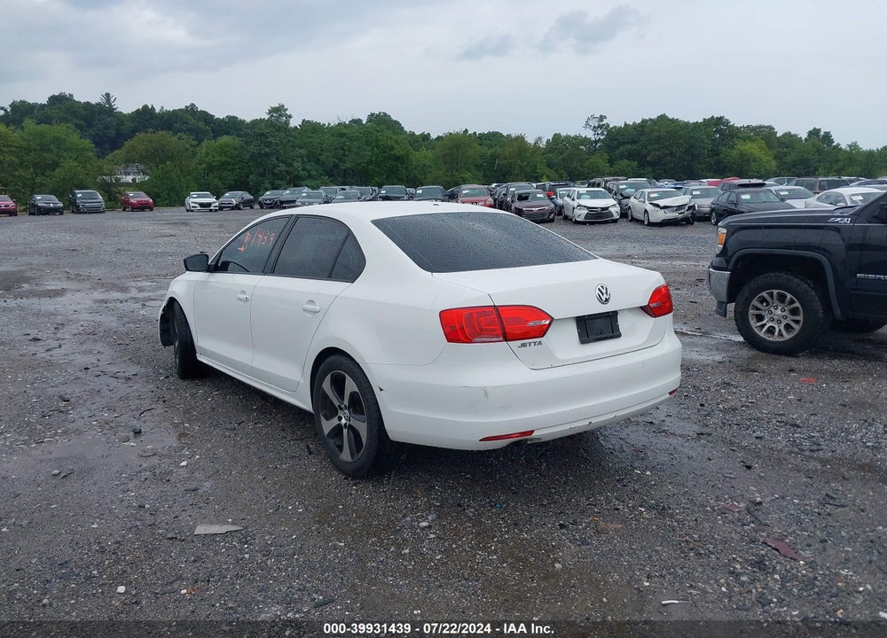 2013 VOLKSWAGEN JETTA 2.0L S VIN: 3VW2K7AJ0DM374269