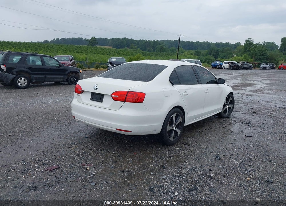 2013 VOLKSWAGEN JETTA 2.0L S VIN: 3VW2K7AJ0DM374269