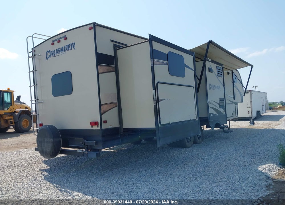 2017 FOREST RIVER CRUSADER 370BHQ VIN: 5ZT3CS2B6HG121406