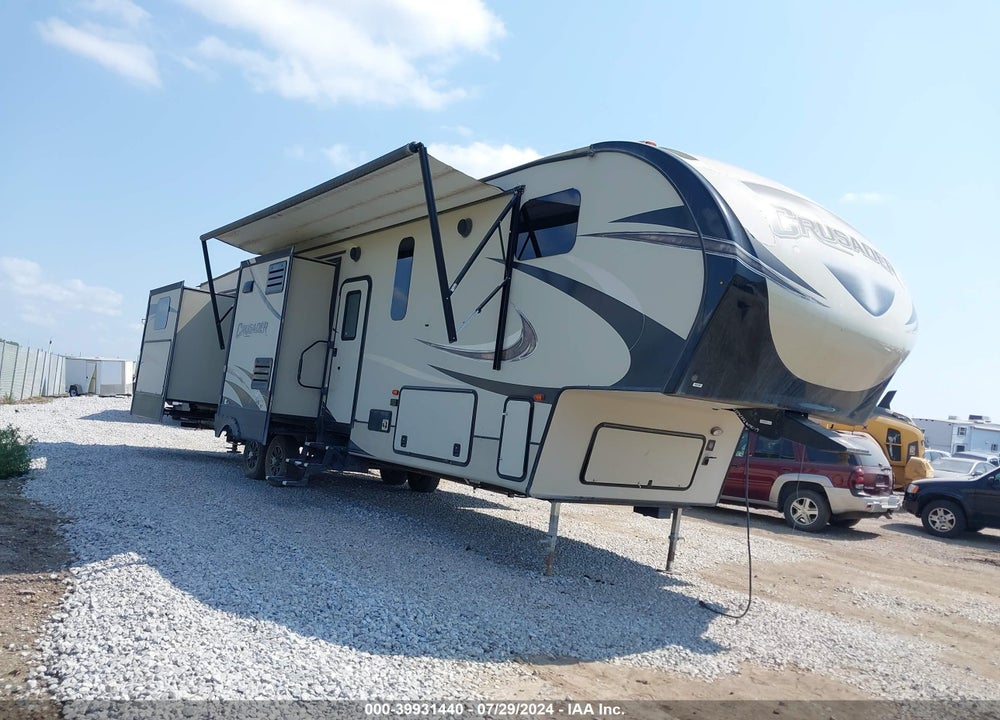 2017 FOREST RIVER CRUSADER 370BHQ VIN: 5ZT3CS2B6HG121406