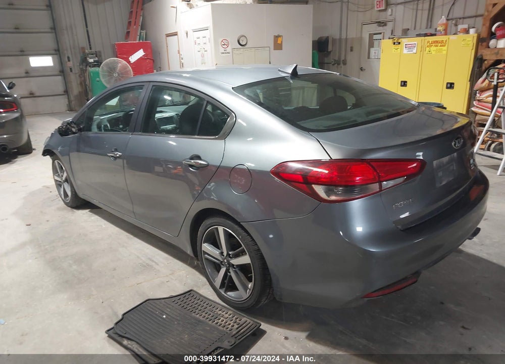 2017 KIA FORTE EX VIN: 3KPFL4A84HE038086