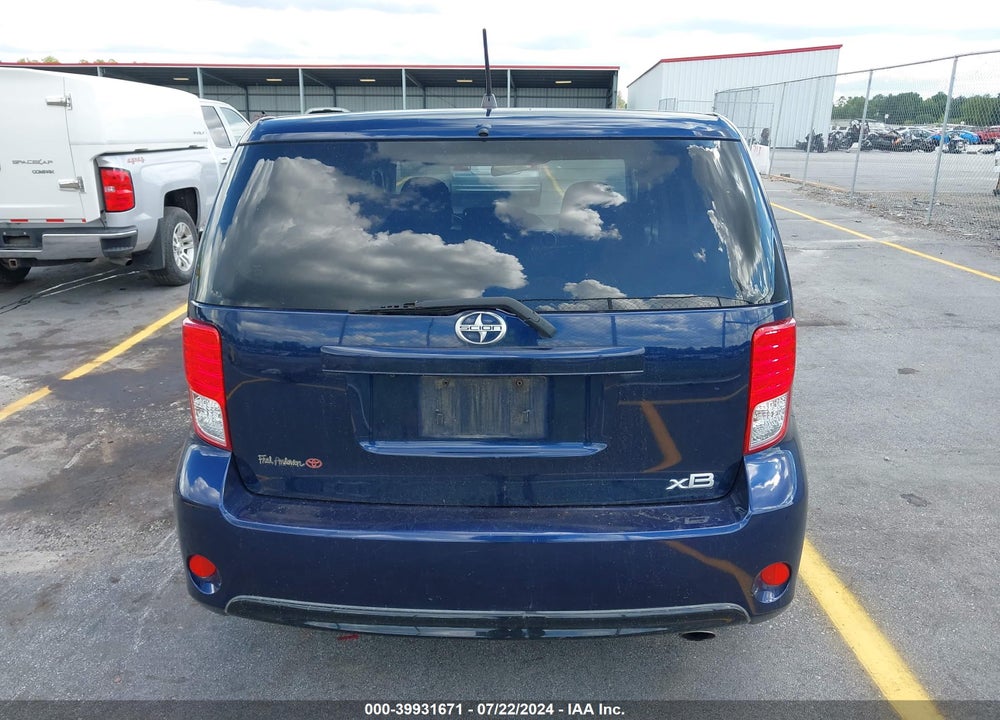 2015 SCION XB VIN: JTLZE4FE2FJ081027