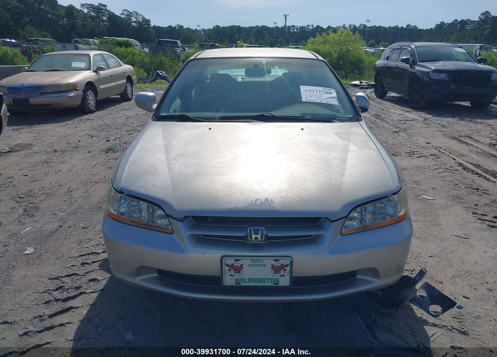 1999 HONDA ACCORD LX VIN: 1HGCG5648XA113698
