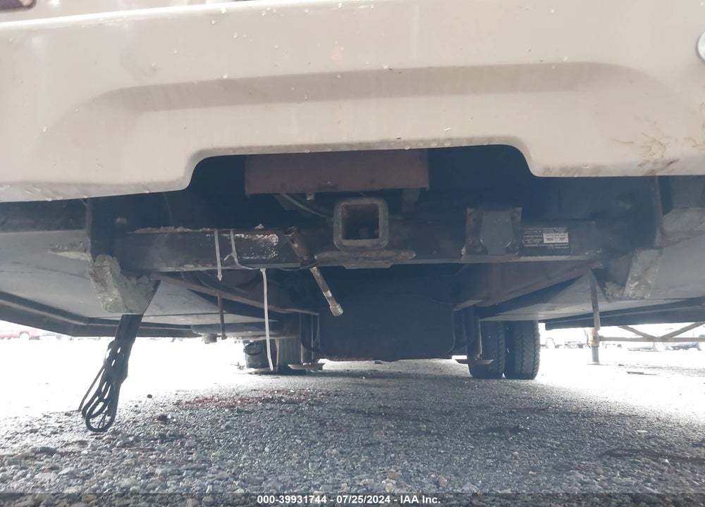 2000 FORD F550 SUPER DUTY STRIPPED CHASS VIN: 1FCNF53S9Y0A09371