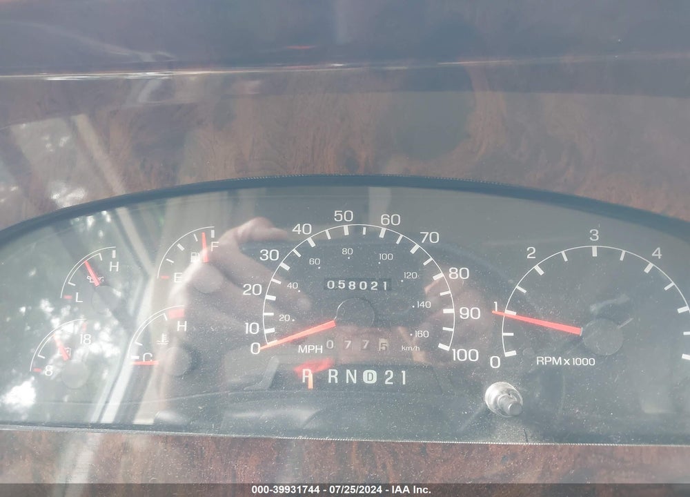 2000 FORD F550 SUPER DUTY STRIPPED CHASS VIN: 1FCNF53S9Y0A09371