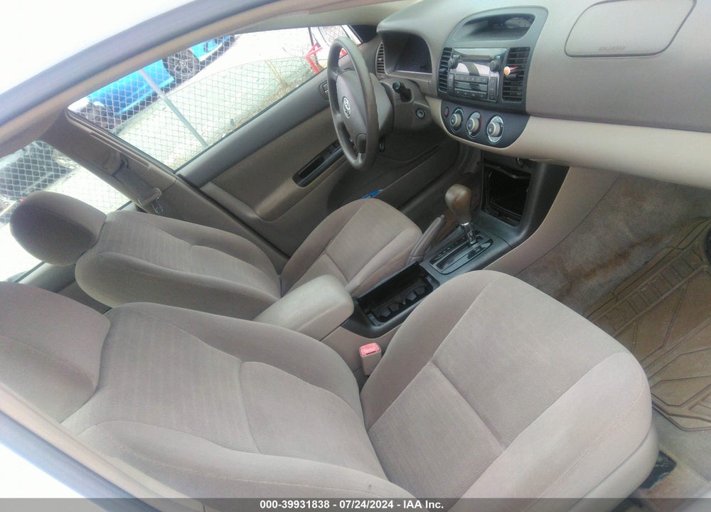 2005 TOYOTA CAMRY LE VIN: 4T1BE32K25U570670