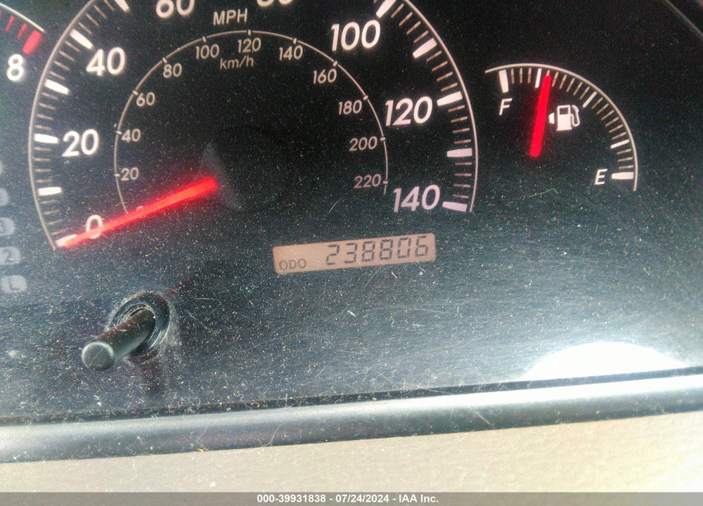 2005 TOYOTA CAMRY LE VIN: 4T1BE32K25U570670