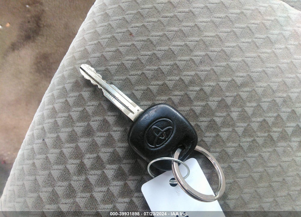 2008 TOYOTA CAMRY VIN: 4T1BE46KX8U737099
