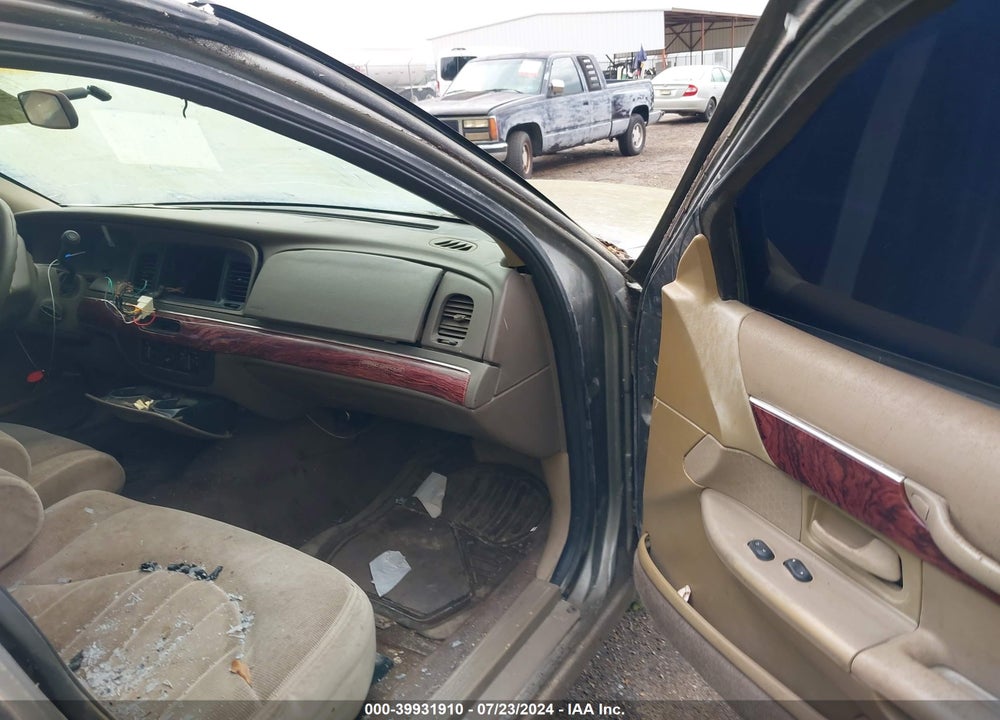 2000 MERCURY GRAND MARQUIS GS VIN: 2MEFM74W4YX657613
