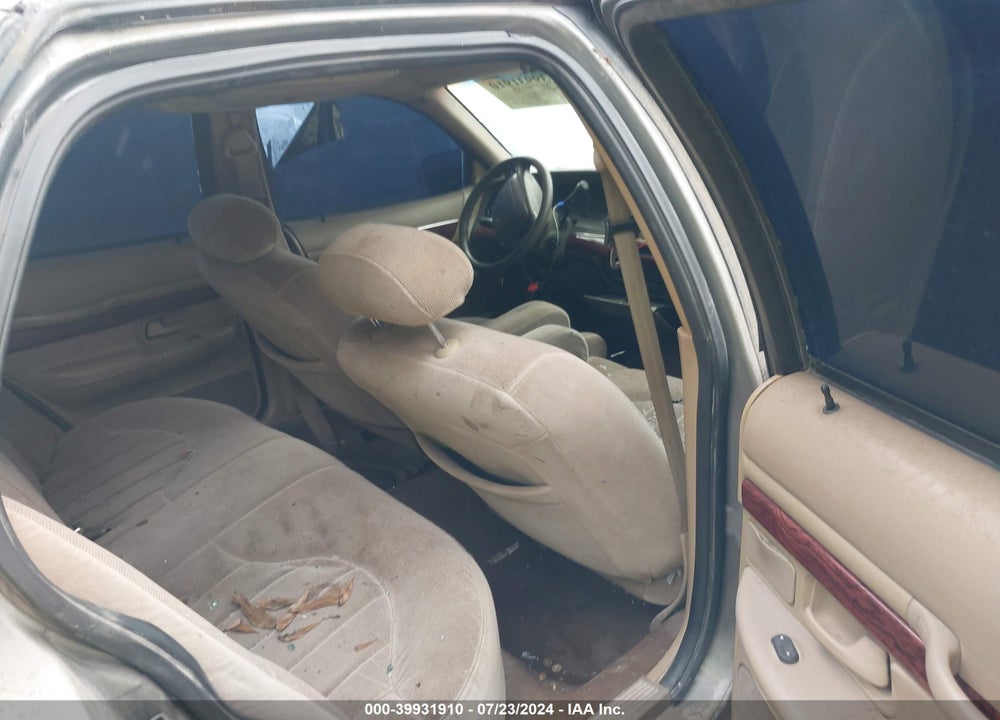 2000 MERCURY GRAND MARQUIS GS VIN: 2MEFM74W4YX657613