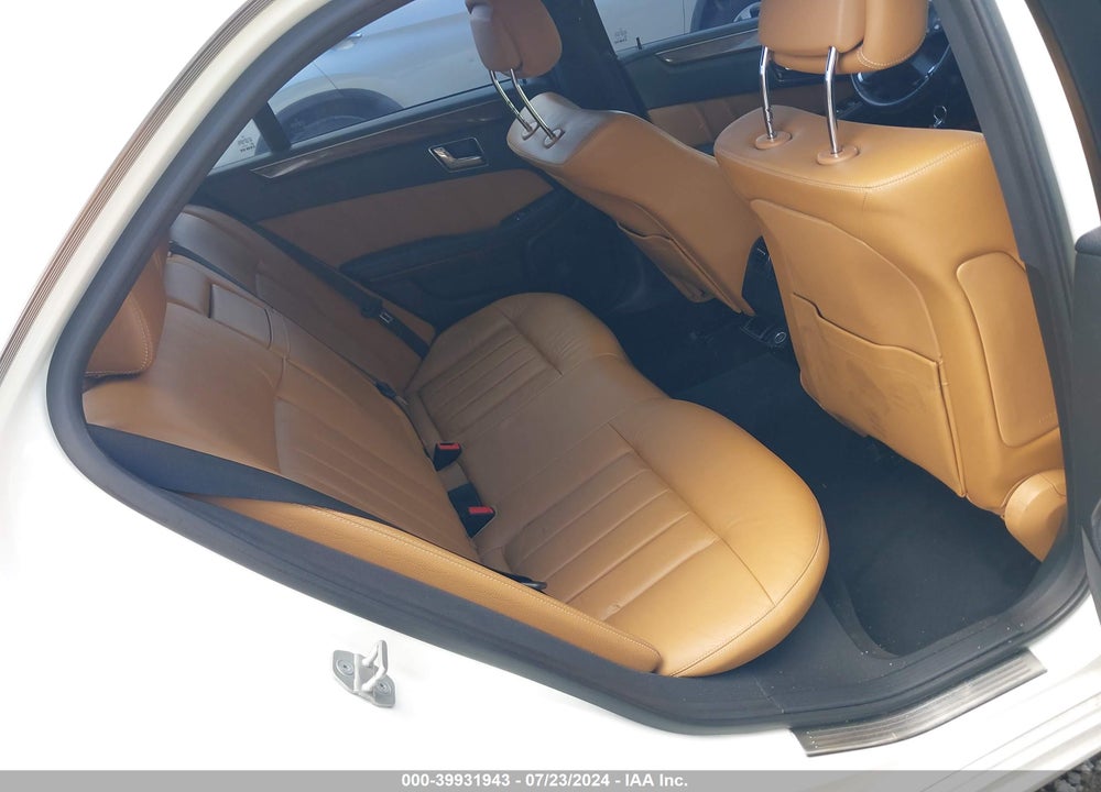 2011 MERCEDES-BENZ E 350 VIN: WDDHF5GB5BA417784