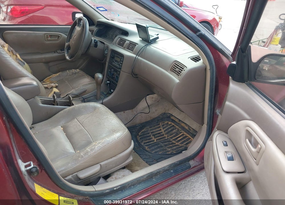 1999 TOYOTA CAMRY LE VIN: JT2BG28K6X0299874