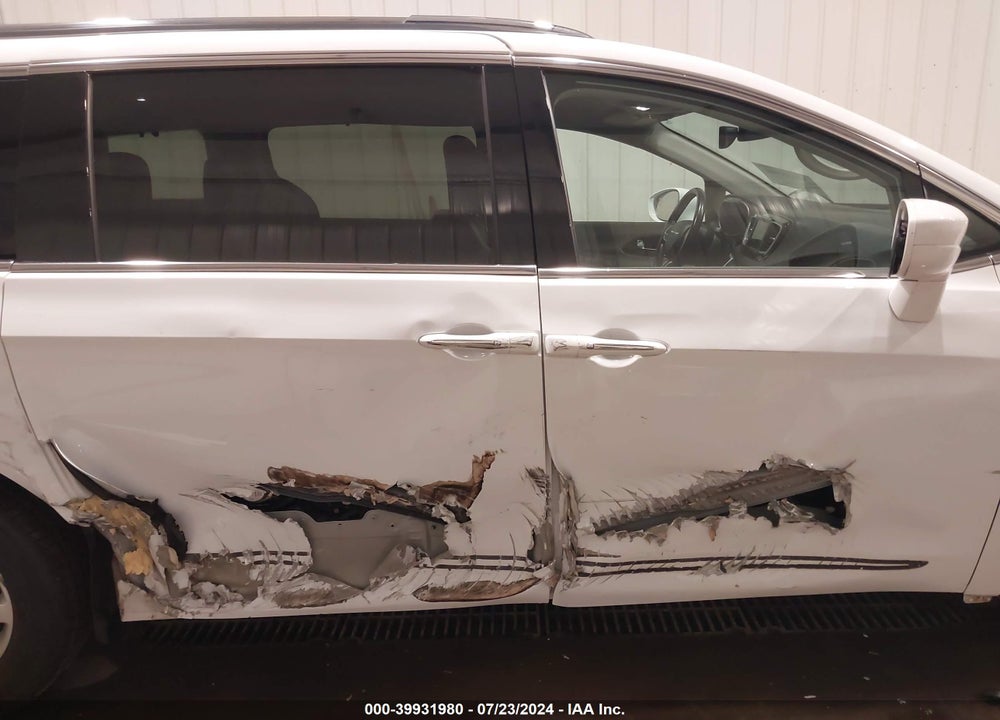 2019 CHRYSLER PACIFICA TOURING L VIN: 2C4RC1BG9KR612916