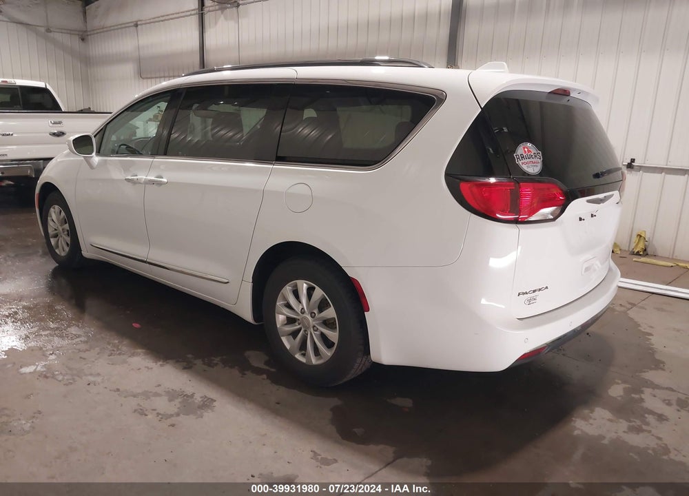 2019 CHRYSLER PACIFICA TOURING L VIN: 2C4RC1BG9KR612916
