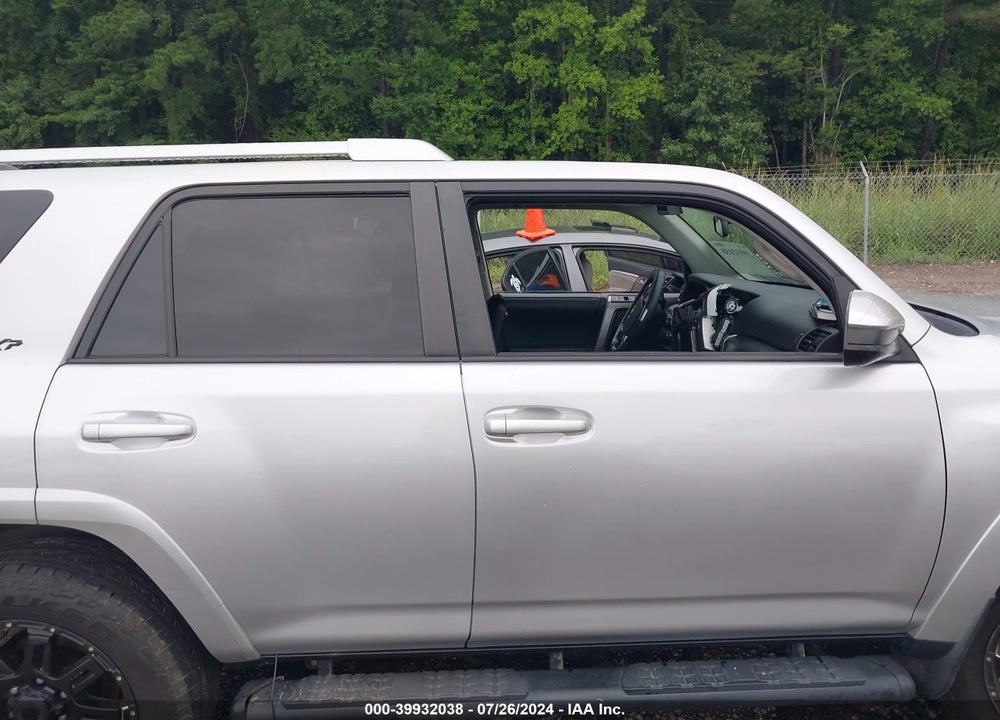 2018 TOYOTA 4RUNNER SR5 VIN: JTEBU5JR1J5540710