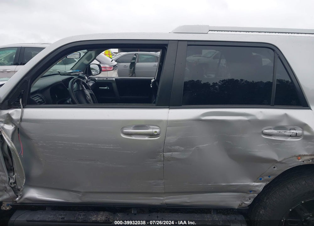 2018 TOYOTA 4RUNNER SR5 VIN: JTEBU5JR1J5540710