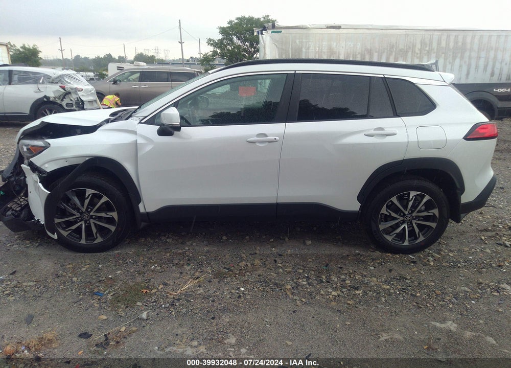 2024 TOYOTA COROLLA CROSS XLE VIN: 7MUDAABG5RV102103
