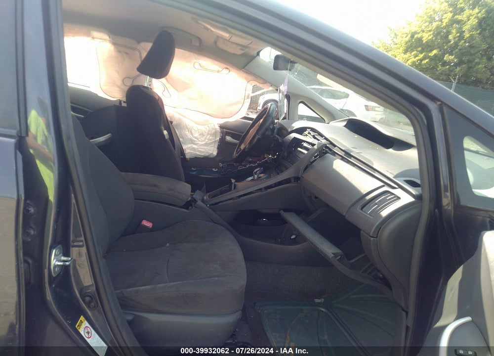 2011 TOYOTA PRIUS TWO VIN: JTDKN3DU3B0251719