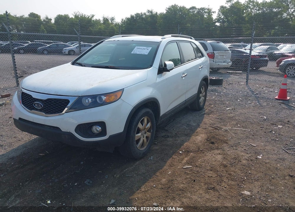 2012 KIA SORENTO LX VIN: 5XYKT4A61CG247083