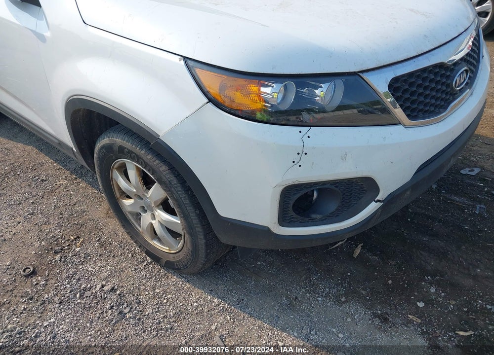 2012 KIA SORENTO LX VIN: 5XYKT4A61CG247083