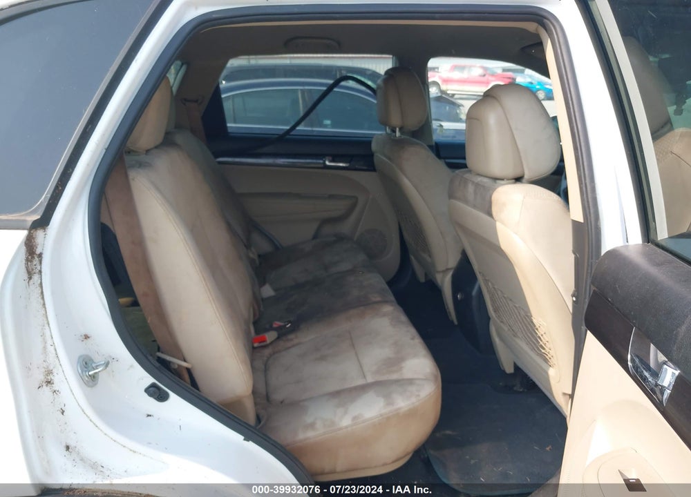 2012 KIA SORENTO LX VIN: 5XYKT4A61CG247083