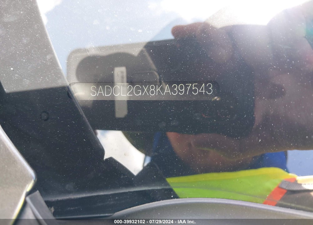 2019 JAGUAR F-PACE 25T R-SPORT/30T R-SPORT VIN: SADCL2GX8KA397543