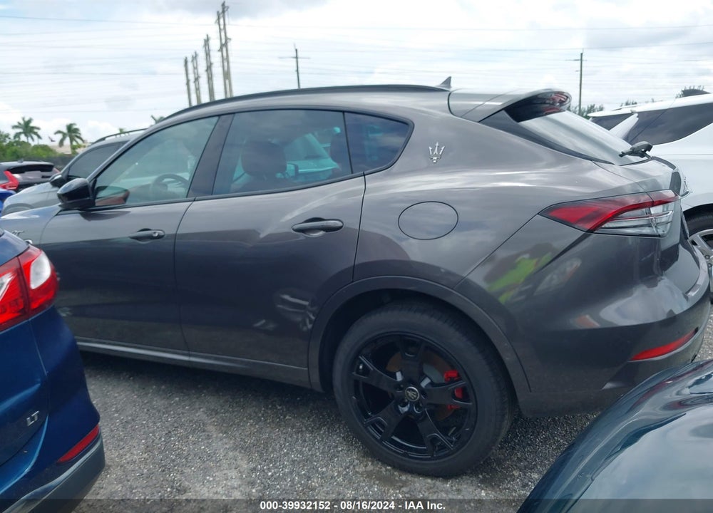2022 MASERATI LEVANTE GT VIN: ZN661XUAXNX402687