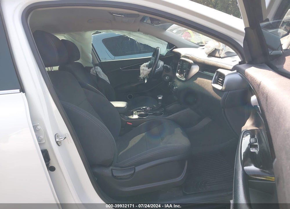 2019 KIA SORENTO VIN: 5XYPG4A52KG609115