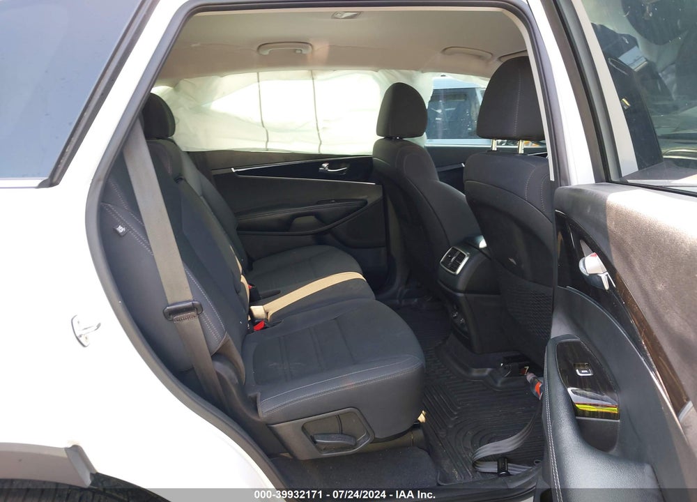2019 KIA SORENTO VIN: 5XYPG4A52KG609115
