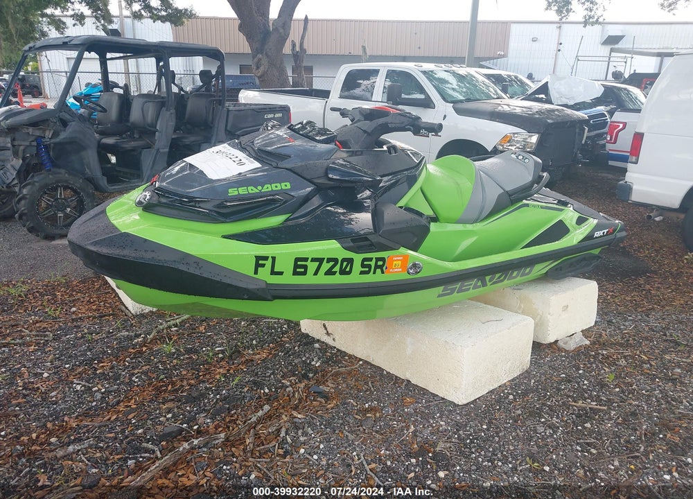 2020 SEADOO RXT-X 300 VIN: YDV33652L920