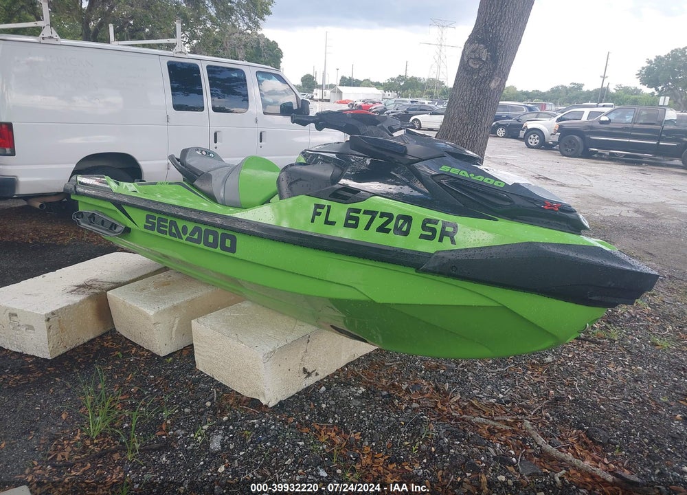 2020 SEADOO RXT-X 300 VIN: YDV33652L920