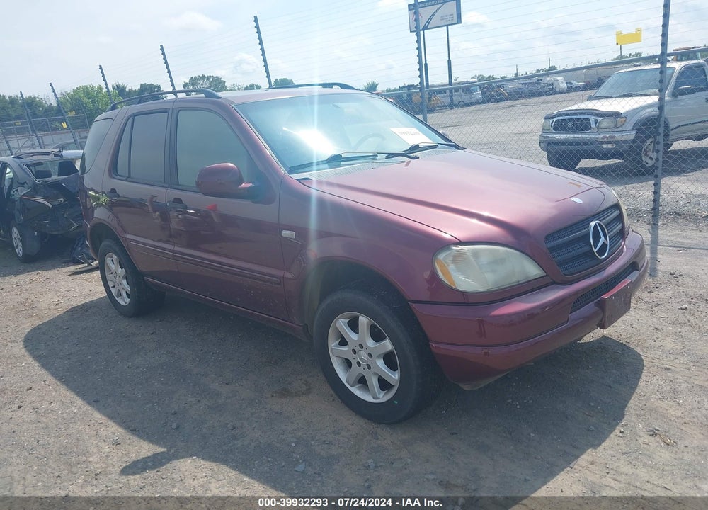 1999 MERCEDES-BENZ ML 430 VIN: 4JGAB72E9XA083833