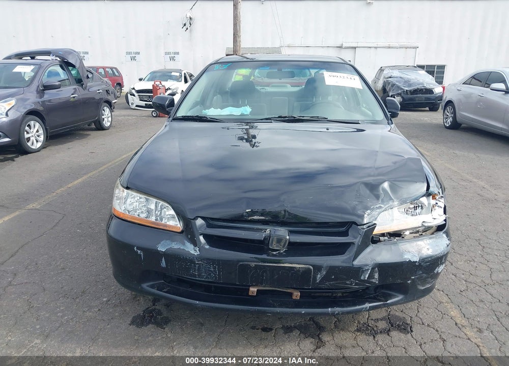 1999 HONDA ACCORD LX VIN: JHMCG564XXC004094
