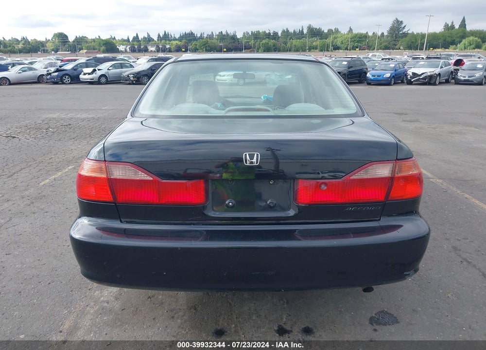 1999 HONDA ACCORD LX VIN: JHMCG564XXC004094