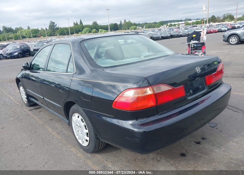 1999 HONDA ACCORD LX VIN: JHMCG564XXC004094