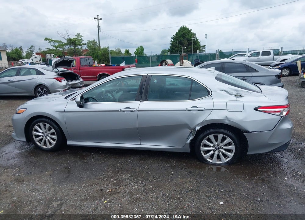 2020 TOYOTA CAMRY LE VIN: 4T1C11AK8LU892572