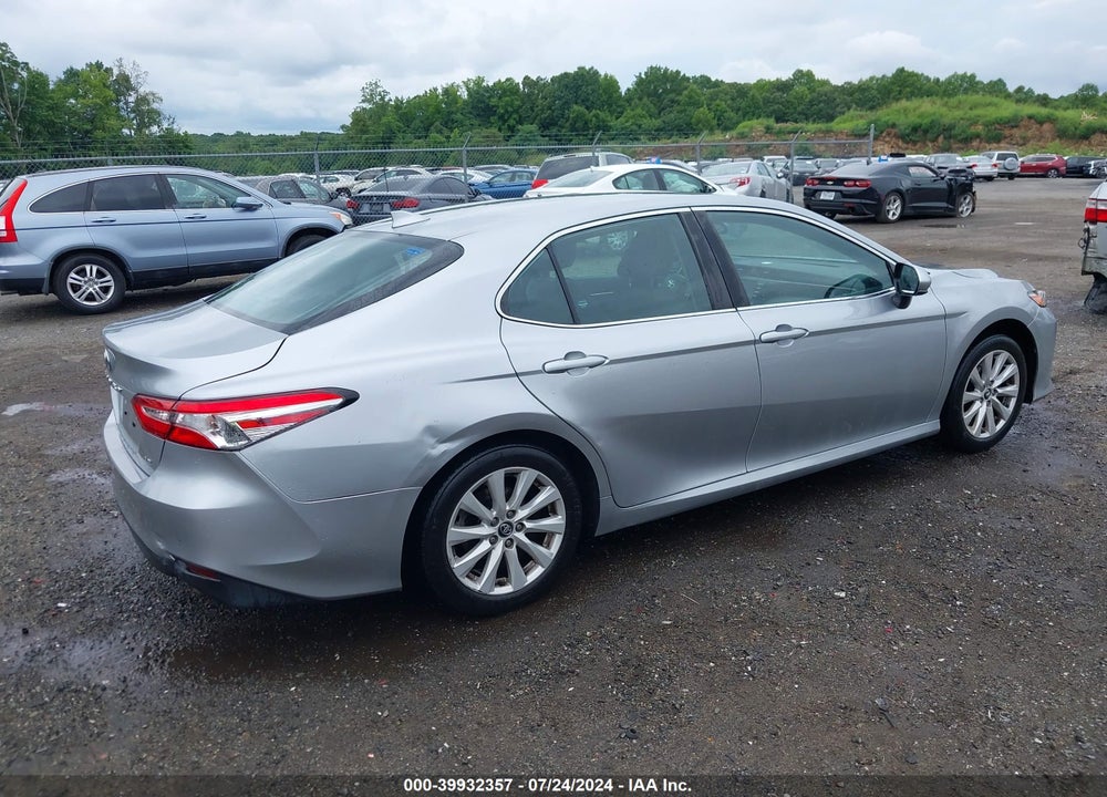 2020 TOYOTA CAMRY LE VIN: 4T1C11AK8LU892572