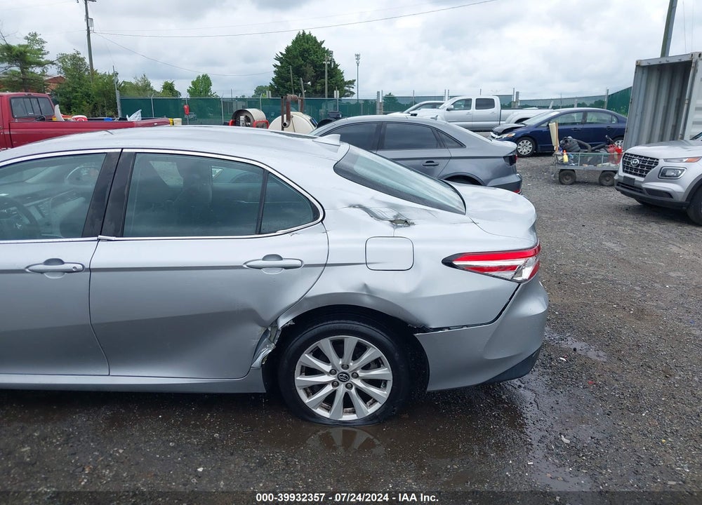 2020 TOYOTA CAMRY LE VIN: 4T1C11AK8LU892572