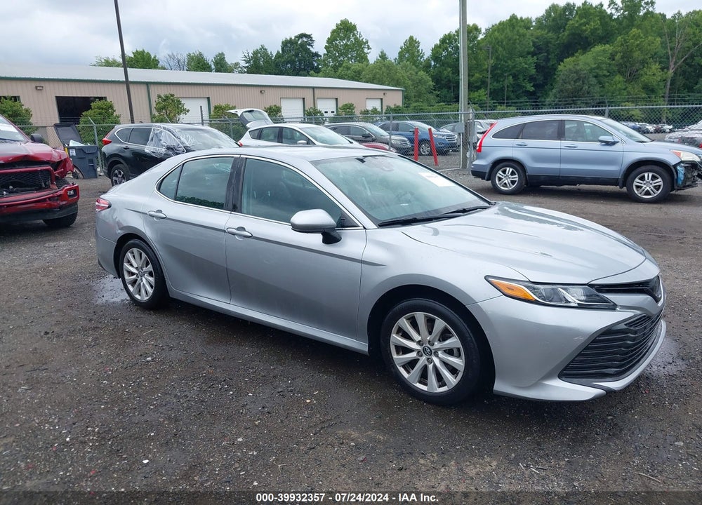 2020 TOYOTA CAMRY LE VIN: 4T1C11AK8LU892572