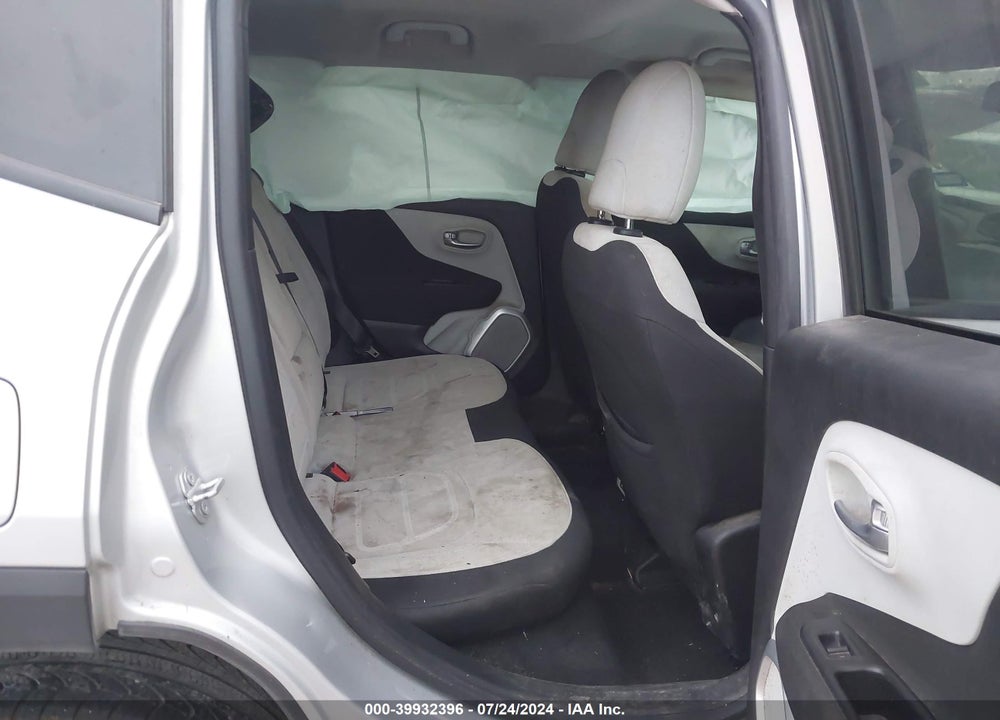 2019 JEEP RENEGADE LATITUDE FWD VIN: ZACNJABB4KPJ92797