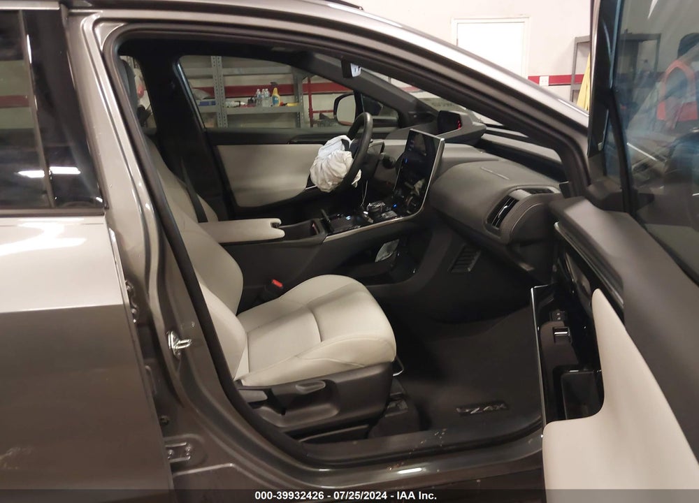 2023 TOYOTA BZ4X LIMITED VIN: JTMABACA5PA013968