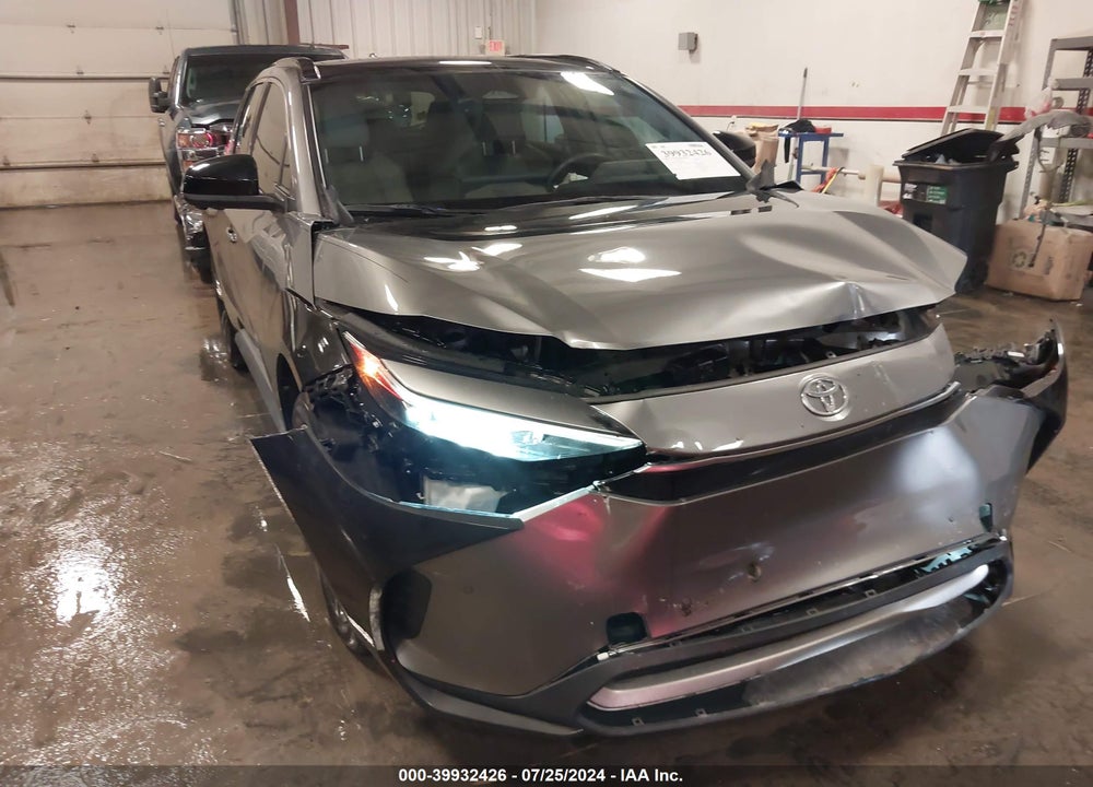 2023 TOYOTA BZ4X LIMITED VIN: JTMABACA5PA013968