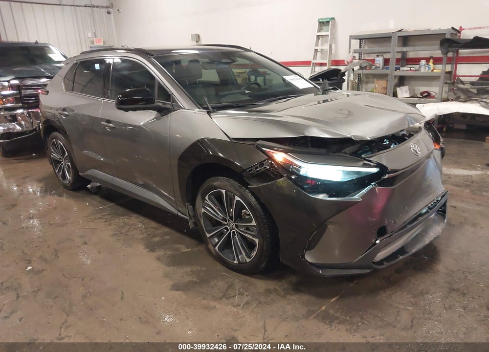 2023 TOYOTA BZ4X LIMITED VIN: JTMABACA5PA013968