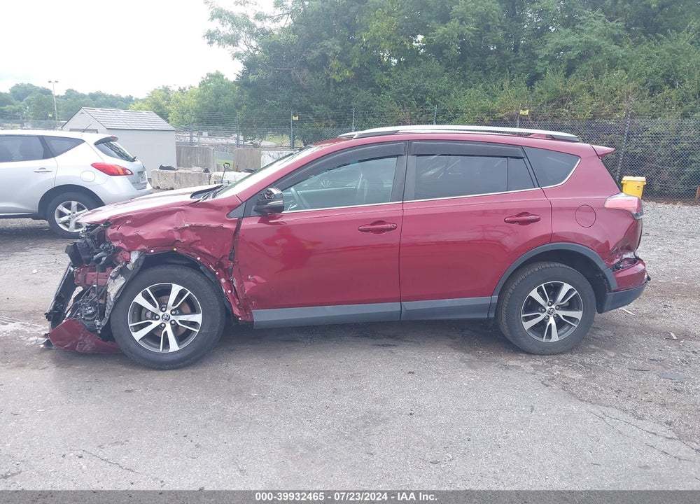 2018 TOYOTA RAV4 XLE VIN: 2T3RFREV7JW792899